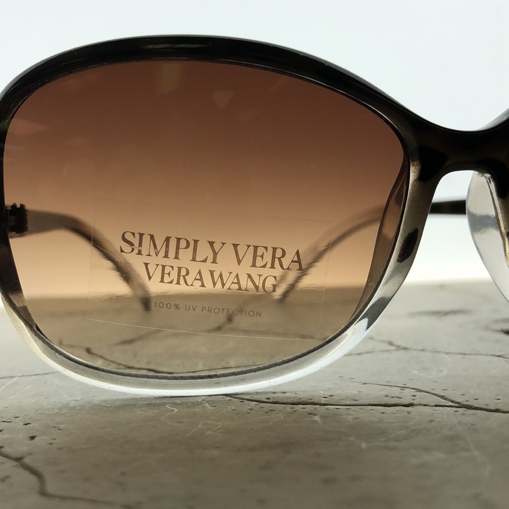 Vera Wang Round Tortoise Shell Thin Arm Brown Tint - image 6